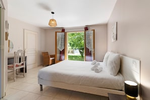 4 habitaciones, tabla de planchar con plancha y wifi gratis 