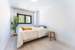 3 soverom, strykejern/-brett, wi-fi (inkludert) og sengetøy