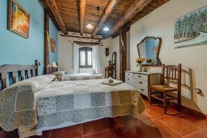 5 bedrooms, free WiFi, bed sheets