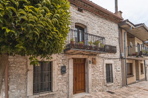 Country House 'Casa Rural La Herreria' with Wi-Fi, Terrace and Private Garden