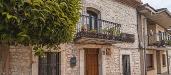 Country House 'Casa Rural La Herreria' with Wi-Fi, Terrace and Private Garden