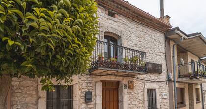 Country House 'Casa Rural La Herreria' with Wi-Fi, Terrace and Private Garden