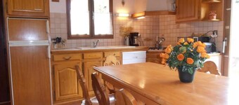 Chalet 'St Victoire Pied Des Pistes' with Mountain View, Shared Pool and Wi-Fi