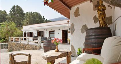 Rural House 'Ca Luis' with Teide Volcano Views, Shared Terrace, and Wi-Fi