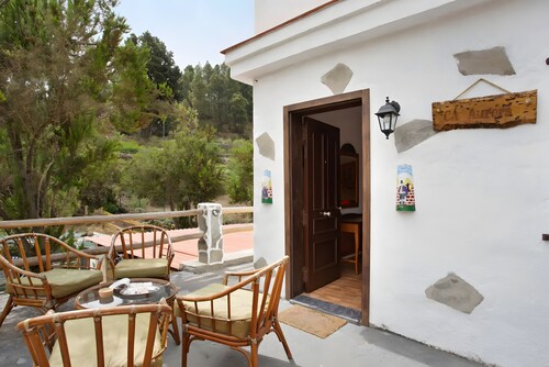 Vacation Home 'Ca Aurora' with Mountain View, Shared Terrace and Wi-Fi