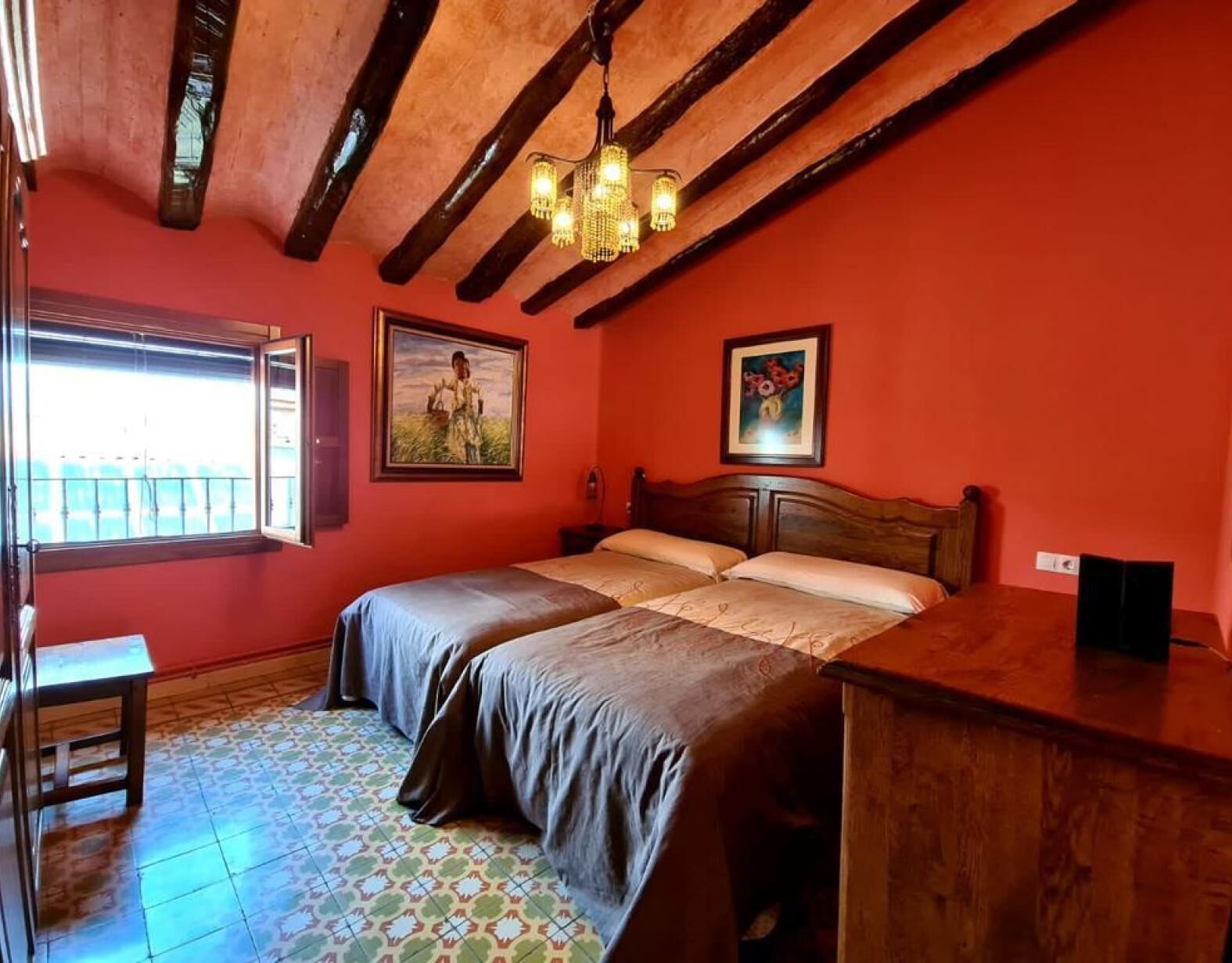 9 slaapkamers, een strijkplank/strijkijzer, gratis wifi, beddengoed