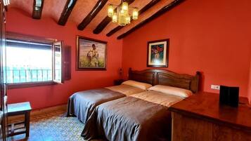 9 sovrum, strykjÀrn/strykbrÀda, gratis wi-fi och sÀngklÀder