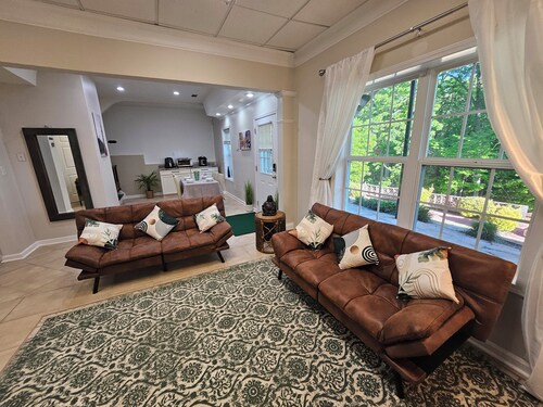 New Cottage style basement home in Lawrenceville