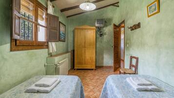 5 camere, ferro/asse da stiro, Wi-Fi gratuito, lenzuola