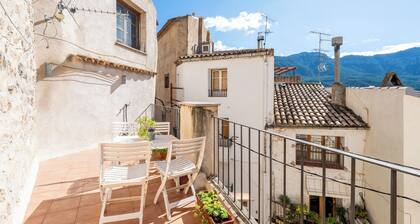 Country House 'La Germandat' with Mountain View and Private Terrace