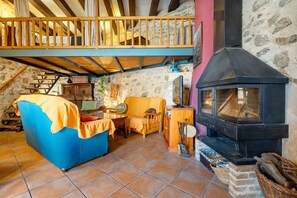 TV, fireplace, DVD player