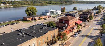 Lone Star Loft on the Mississippi River!