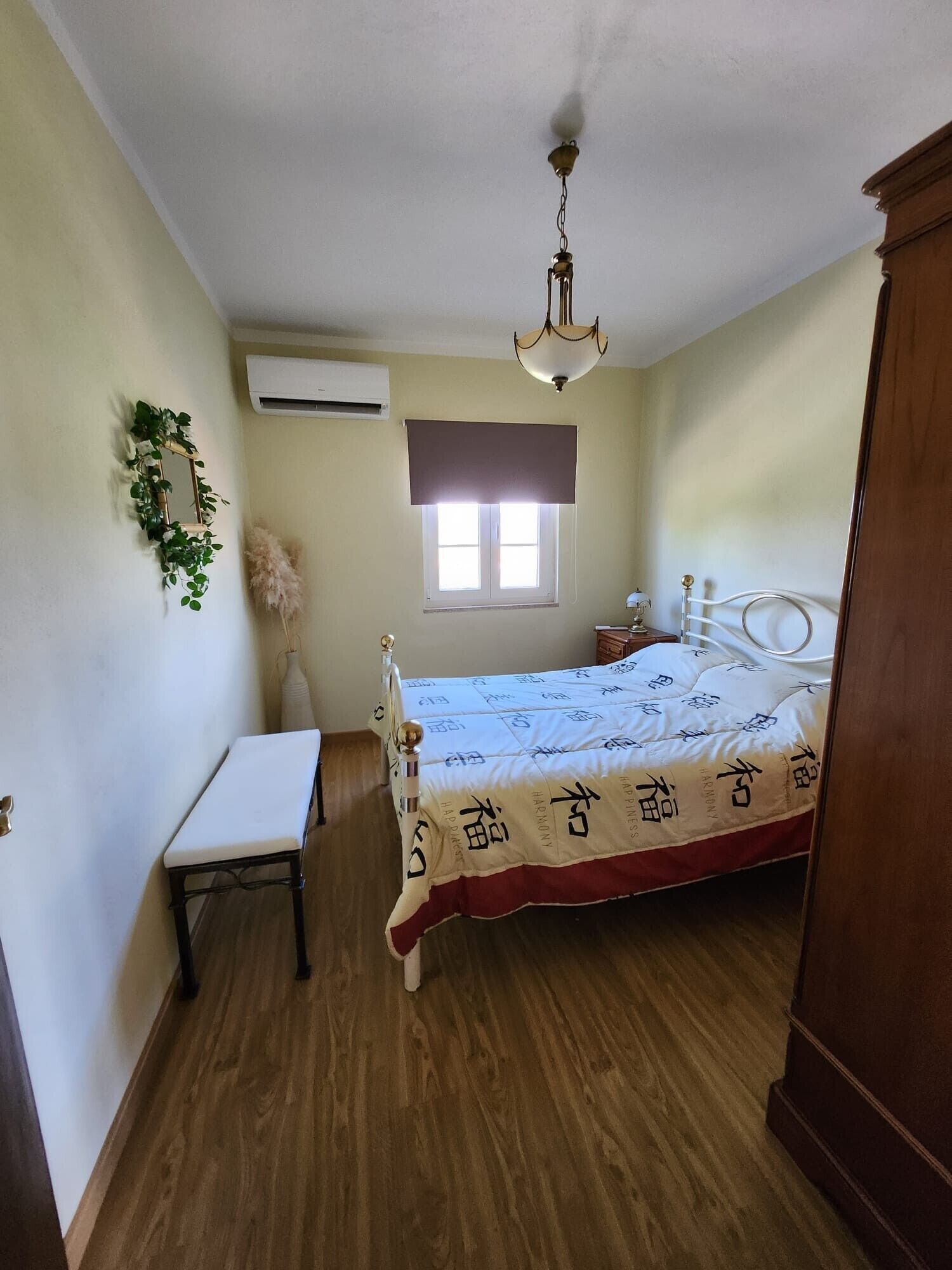 6 bedrooms, iron/ironing board, free WiFi, bed sheets