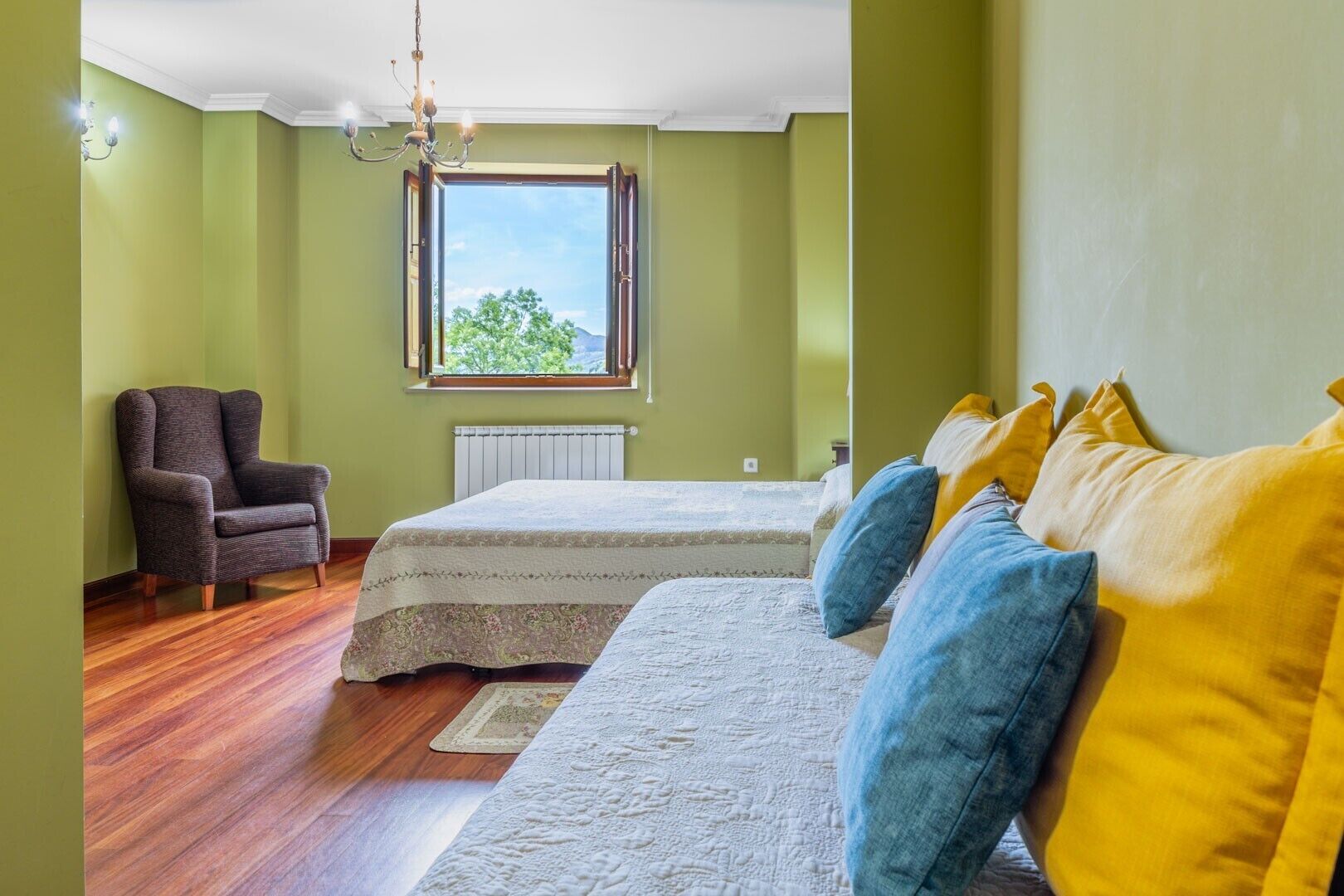 4 chambres, fer et planche à repasser, Wi-Fi gratuit, draps fournis