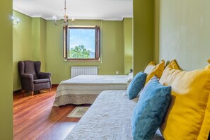 4 sovrum, strykjärn/strykbräda, gratis wi-fi och sängkläder