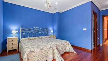 4 Schlafzimmer, Bügeleisen/Bügelbrett, kostenloses WLAN, Bettwäsche