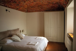 Apartment, 2 Bedrooms | In-room safe, iron/ironing board, free WiFi - B&B Al Bodregon (Bagnone)