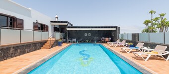 Vacation Villa 'Casa Los Llanos Teseguite Lanzarote' with Sea View, Private Pool and Wi-Fi