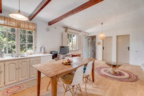 Dining - Country House 'Casa Juliana Tijarafe' with Sea View, Private Pool and Wi-Fi (Tijarafe)