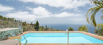 Country House 'Casa Juliana Tijarafe' with Sea View, Private Pool and Wi-Fi