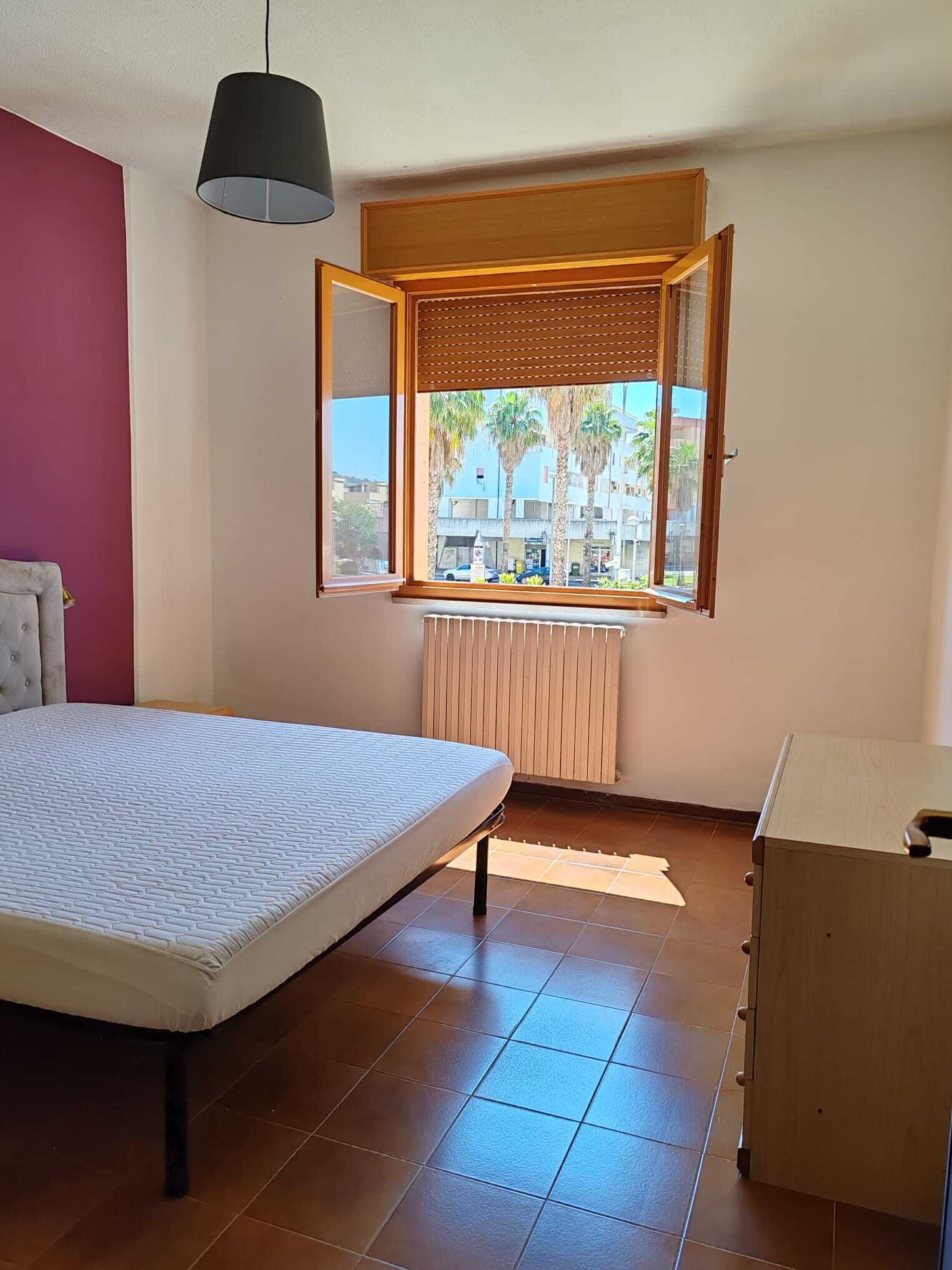 2 chambres, bureau, draps fournis