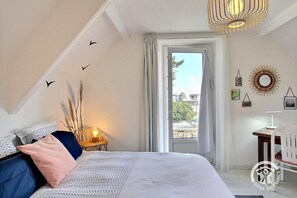 5 slaapkamers, een strijkplank/strijkijzer, gratis wifi, beddengoed