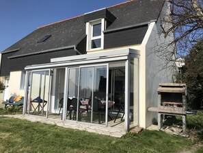 屋外ダイニングエリア