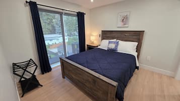 2 habitaciones, escritorio, tabla de planchar con plancha y wifi