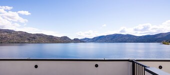 Okanagan Lake Luxury Suite with Kitchen  Accommodations across the Lake 
