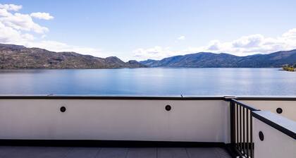 Okanagan Lake Luxury Suite with Kitchen Accommodations across the Lake