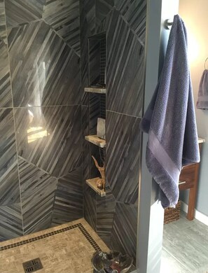 Shower, towels - Paradise 2.0 at North River  (Beaufort)