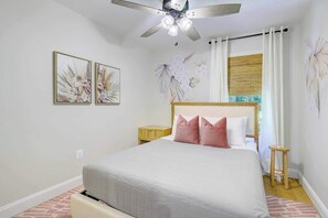 4 bedrooms, iron/ironing board - ChesapeakeWaterfront - HotTub_FirePit_Kayak_Arcade (Lusby)