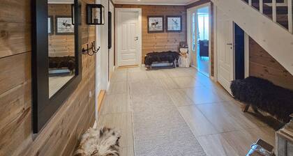 5 bedroom nice home in Edland