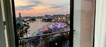 Legacy Grand World Phu Quoc Hotel 