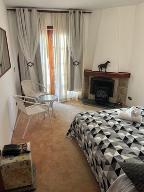 3 habitaciones, escritorio, wifi y ropa de cama