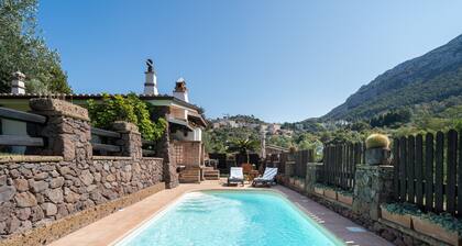 Holiday Home 'Bados' with Mountain View, Pool and Air Conditioning
