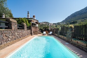 Pool - Holiday Home 'Bados' with Mountain View, Pool & Air Conditioning (Dorgali)