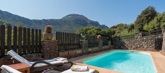 Holiday Home 'Bados' with Mountain View, Pool & Air Conditioning