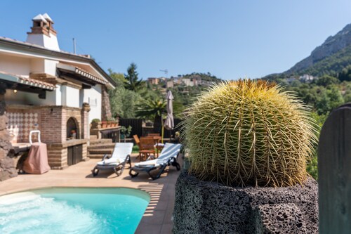 Bados Holiday Home with Mountain View, Pool, and Air Conditioning