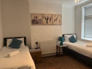 4 soverom, strykejern/-brett, wi-fi og sengetøy