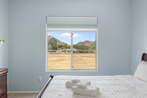 2 Schlafzimmer, BĂŒgeleisen/BĂŒgelbrett, kostenloses WLAN, BettwĂ€sche