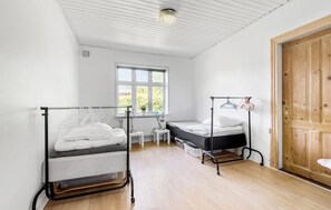 4 bedrooms, free WiFi