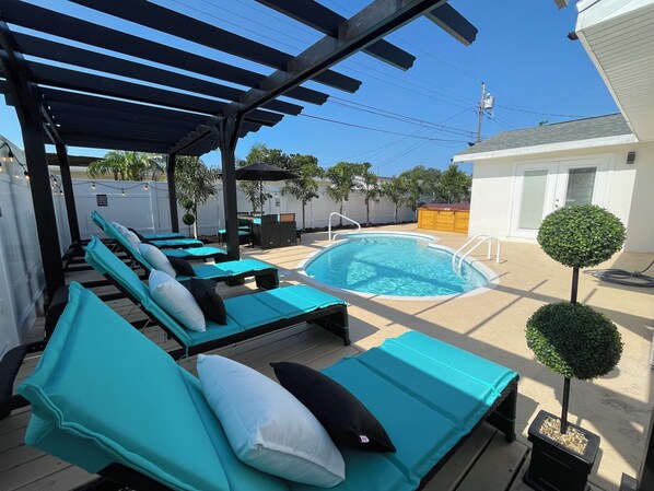 Outdoor pool, a heated pool