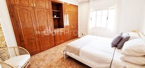 3 soverom, strykejern/-brett, wi-fi og sengetøy