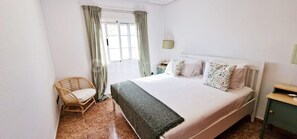 3 bedrooms, iron/ironing board, WiFi, bed sheets - Beautiful and Peacefull 3 Bed Villa with Private Pool, AC (Avileses)