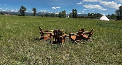 Meadow View Tent Glamping