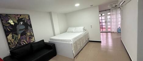 4 bedrooms, WiFi, bed sheets