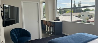 Hamilton Motel 2025 Limited