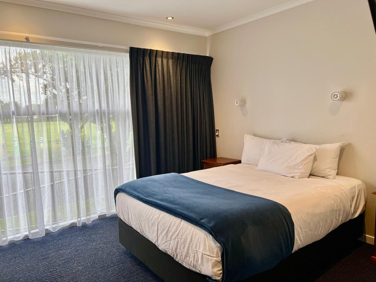 Deluxe-Studio, 1 Queen-Bett | Kostenloses WLAN, Bettwäsche