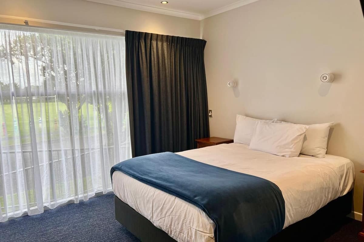 Studio – deluxe, 1 queensize-seng | Wi-fi (inkludert) og sengetøy